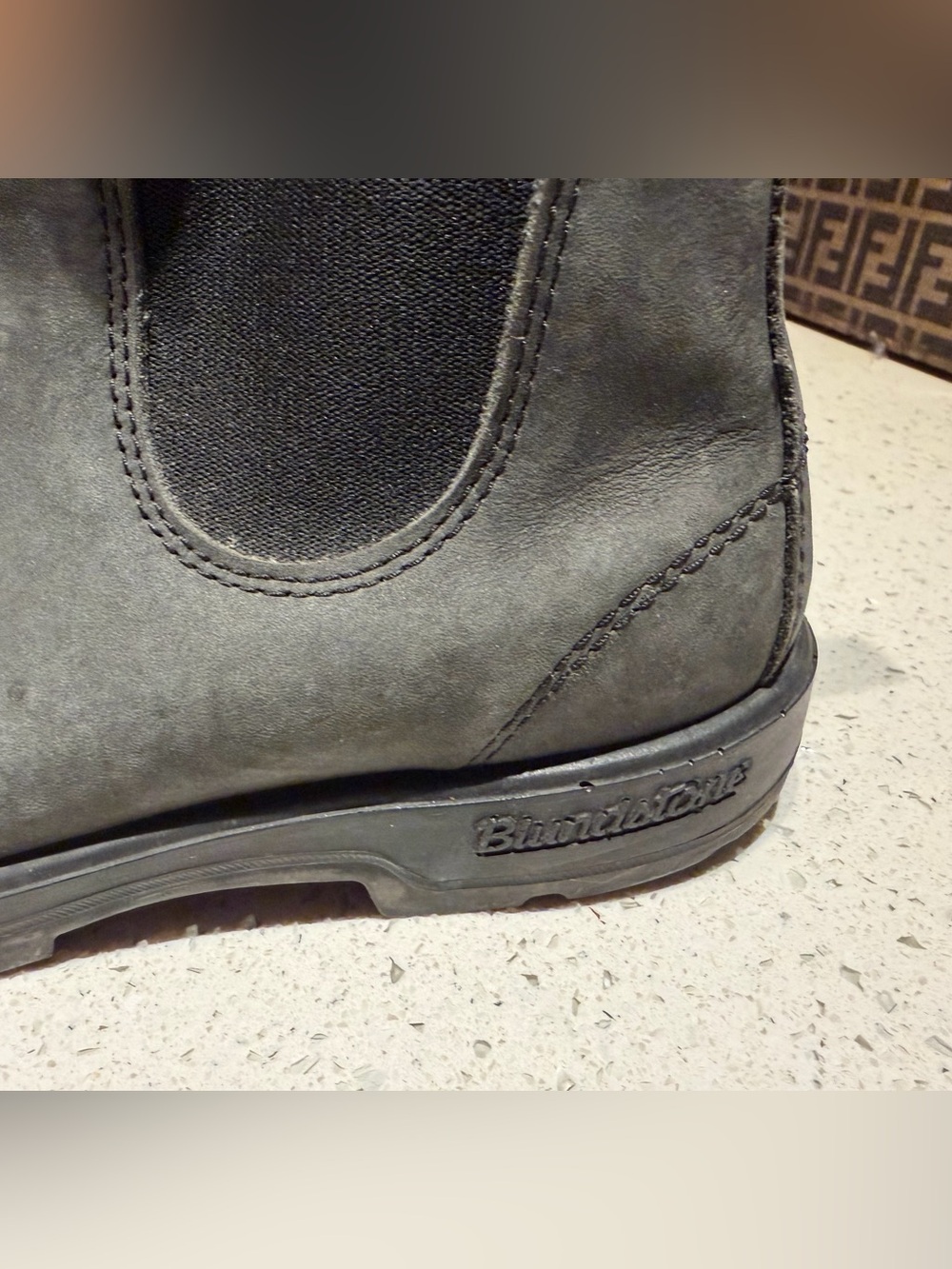 Blundstone Rustic Chelsea Boots - Picture 5 of 8